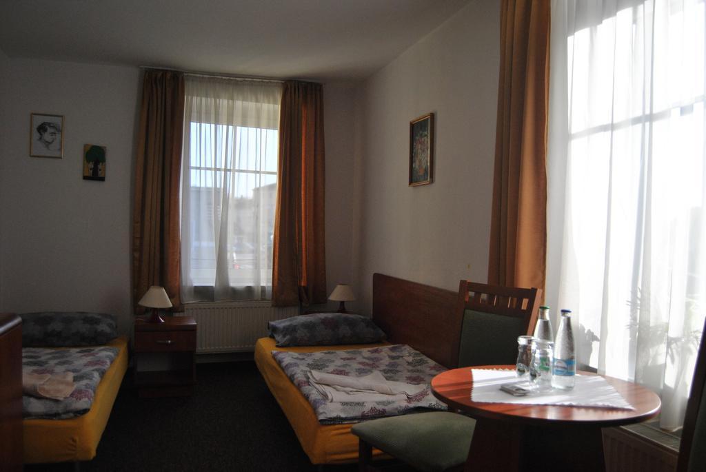 克沃兹科Przy Zelaznym Moscie住宿加早餐旅馆 客房 照片
